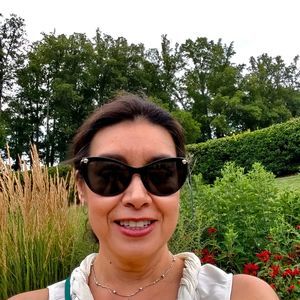 Meet your Posher, Claudia